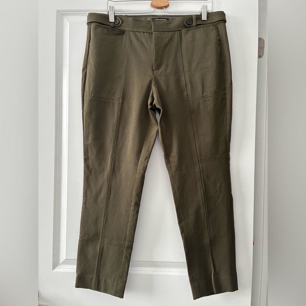 NWOT Banana Republic Size 14 Sloan Utility Style Pants - Olive Green